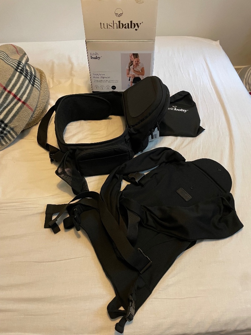 Tushbaby carrier + handsfree attachment (black)